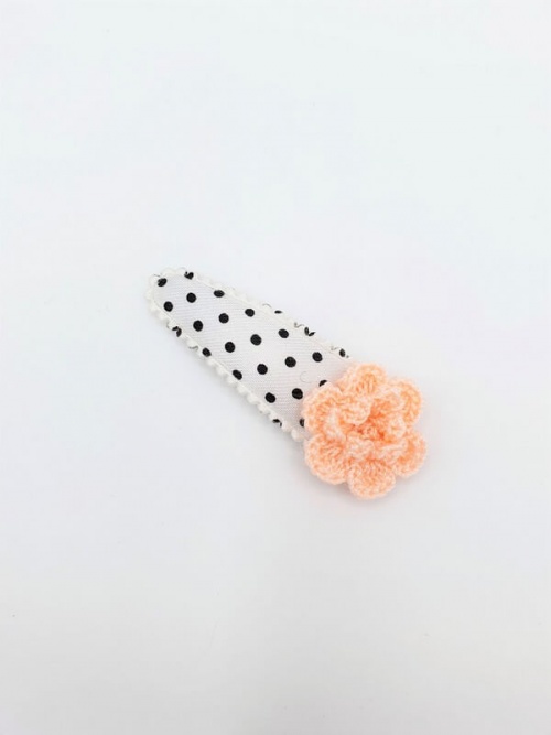 Dots haarspeldje met roze gehaakte bloem